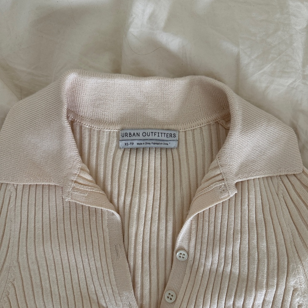 Urban Outfitters Beige Ribbed Collared Top - Picture 3 of 3